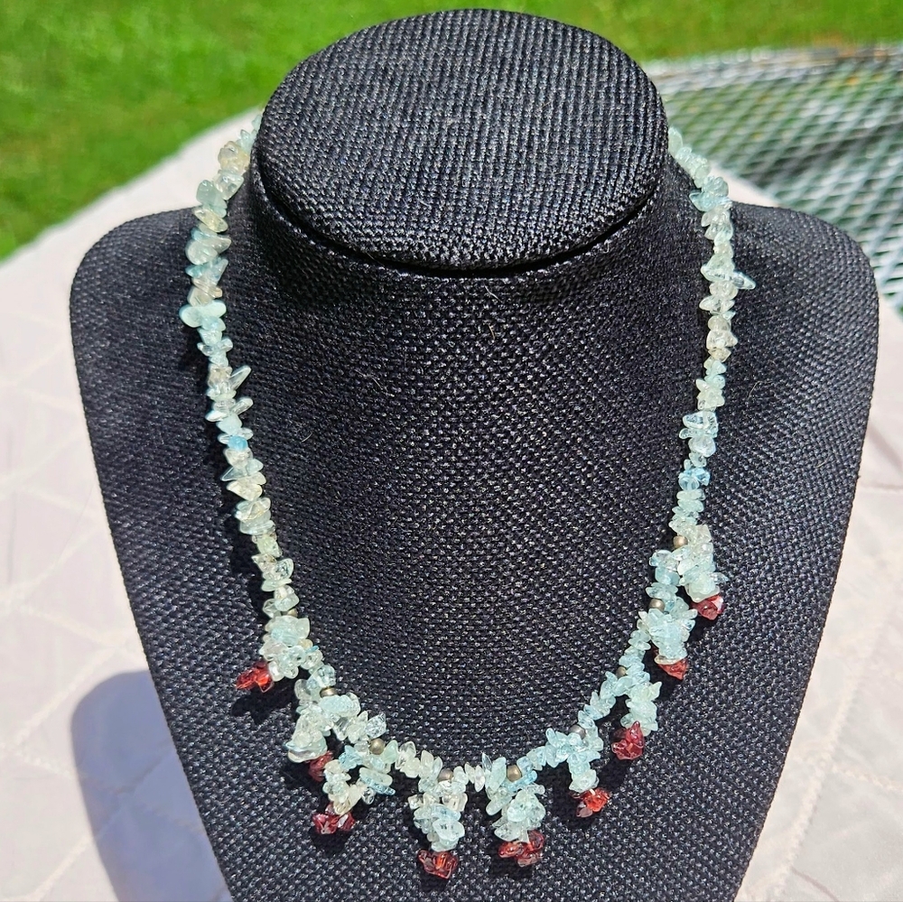 Artisan Aquamarine and Garnet Chip Necklace. - Picture 4 of 6